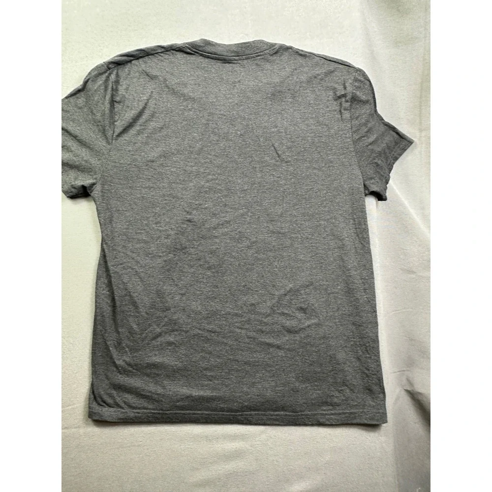 True Religion Mens V-Neck Graphic T-Shirt Gray Red Horseshoe Logo Large